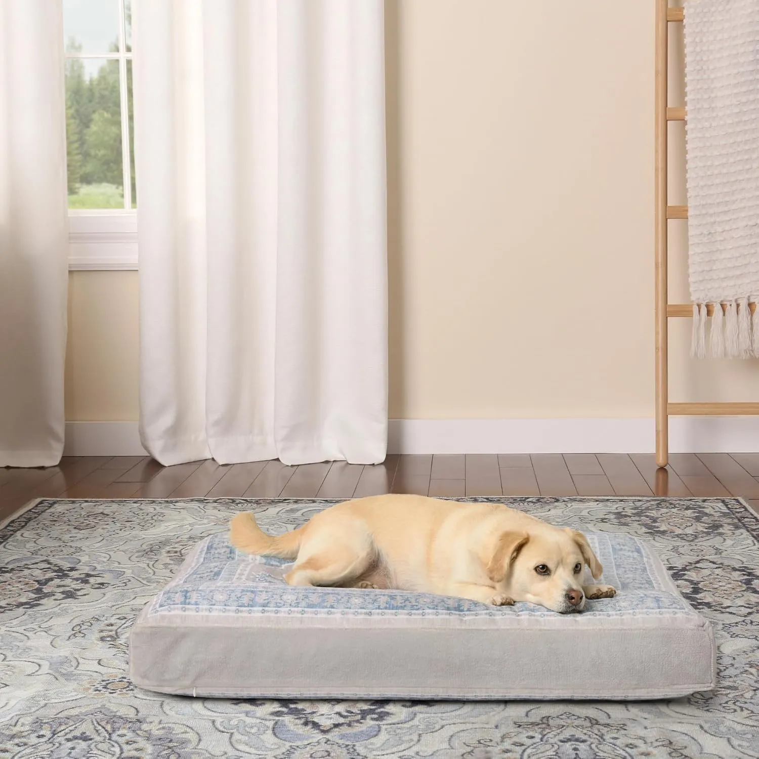 TOWN & COUNTRY EVERYDAY CuddleTown Medallion Everwash Pillow Pet Bed, Water Repellent Floor Pillow, Machine Washable Cover, Soft & Calming, Blue/Greige, Medium 36"x28"x4"