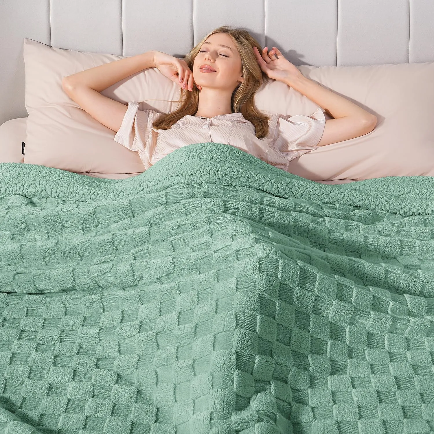 Ultra Soft Throw Blanket for Couch and Bed, Cozy Sherpa Fleece Thick Warm Throw Blanket for Winter, Decorative 3D Checkered Blanket for Camping, Sage Green 50x60 Inches