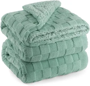 Ultra Soft Throw Blanket for Couch and Bed, Cozy Sherpa Fleece Thick Warm Throw Blanket for Winter, Decorative 3D Checkered Blanket for Camping, Sage Green 50x60 Inches